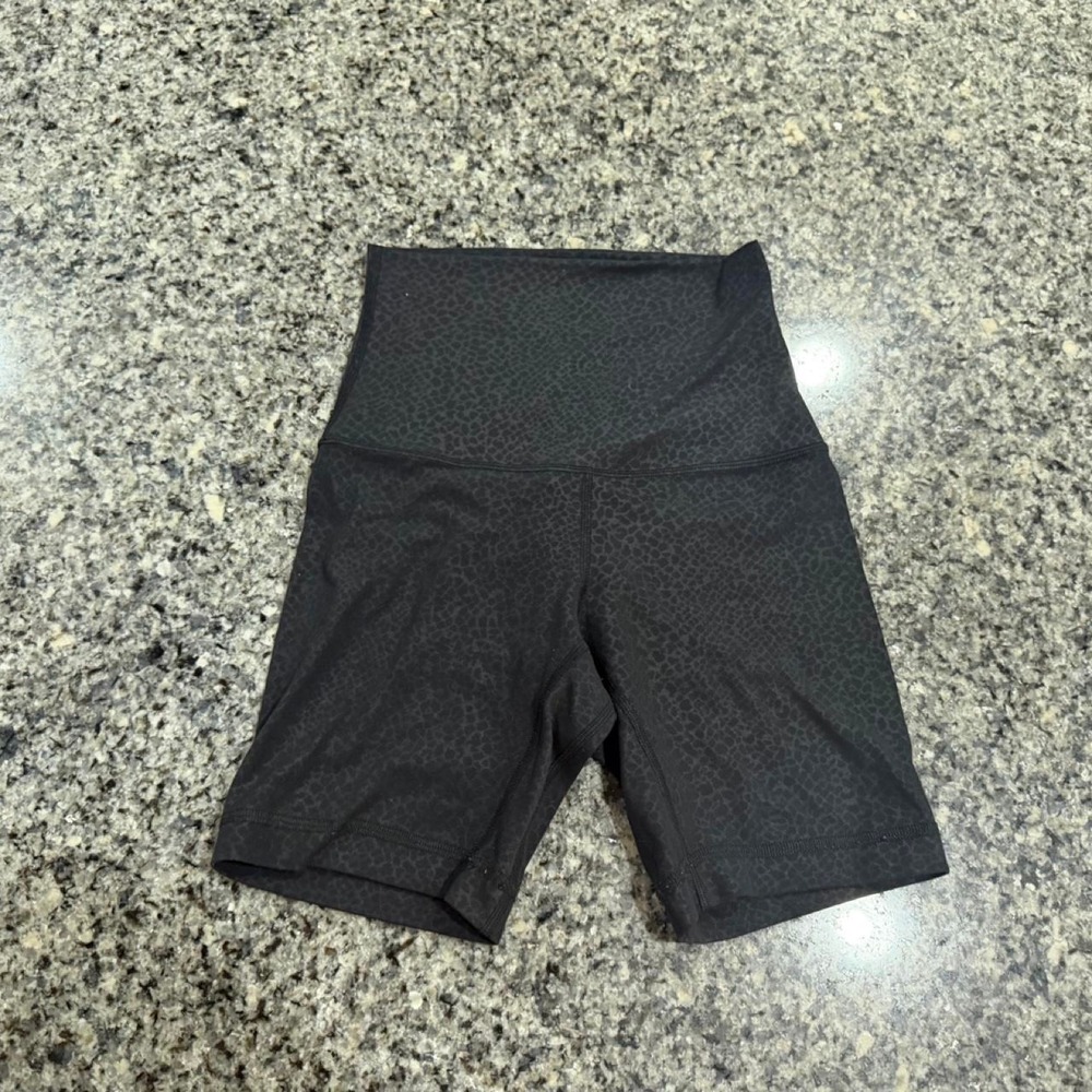 Lululemon Align Super High Rise Short *10" Emboss Black